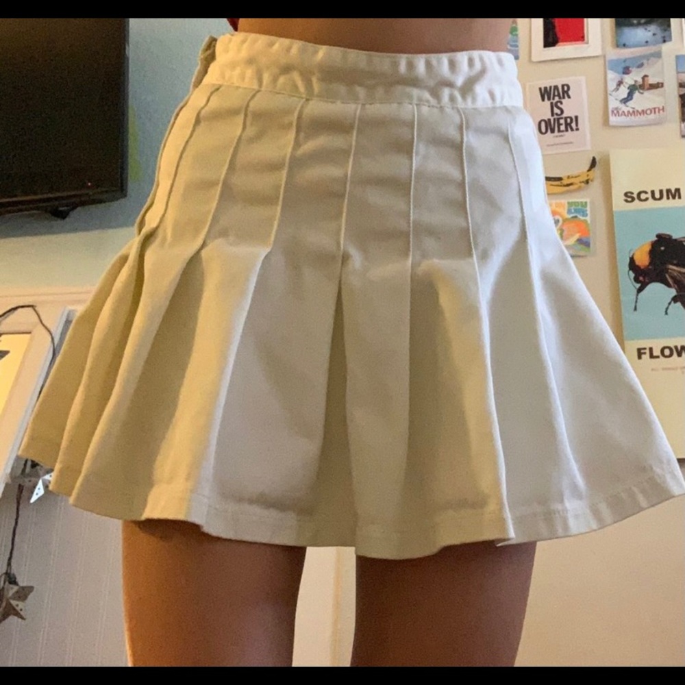 Brandy Melville Dana Skirt in Cream